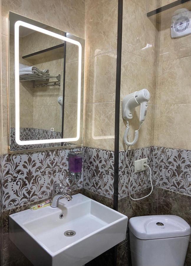 Hotel Sonata Batumi Kültér fotó