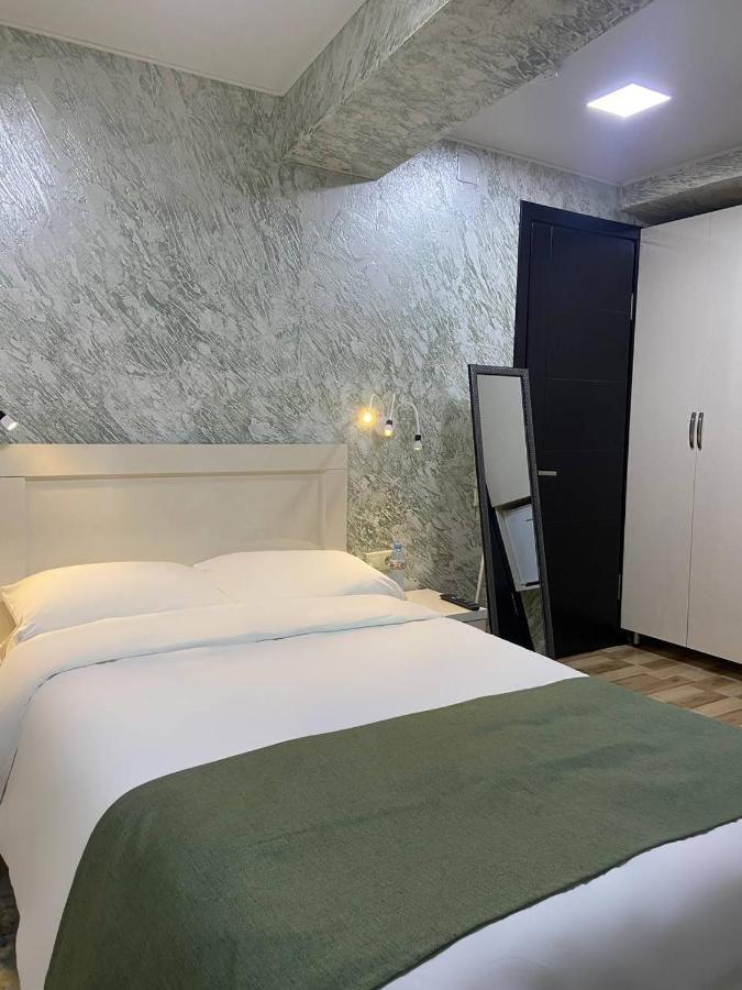 Hotel Sonata Batumi Kültér fotó