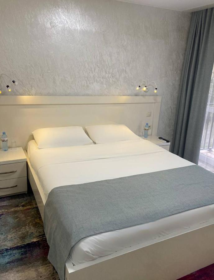 Hotel Sonata Batumi Kültér fotó