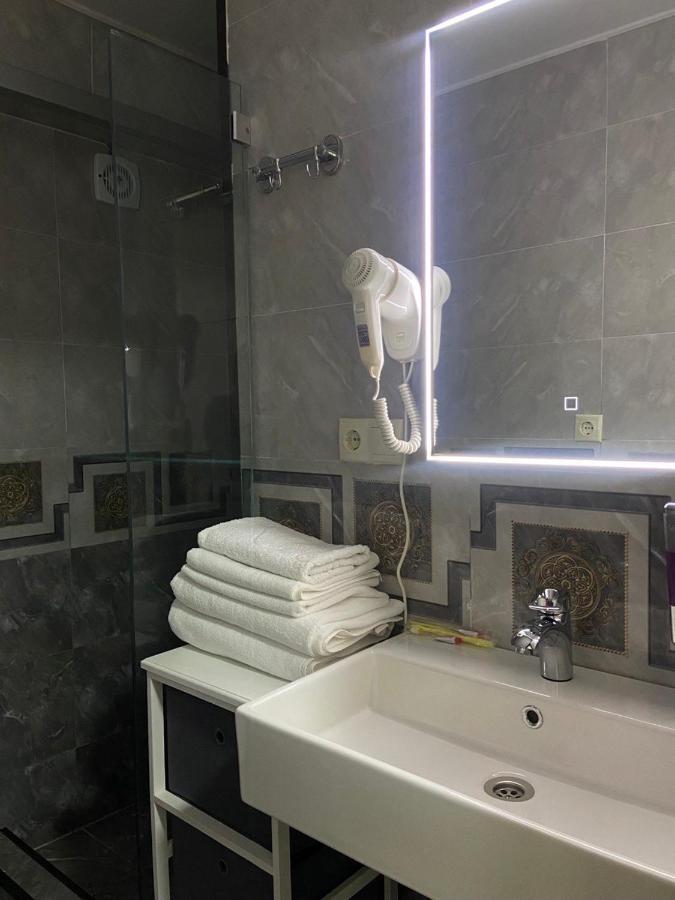 Hotel Sonata Batumi Kültér fotó