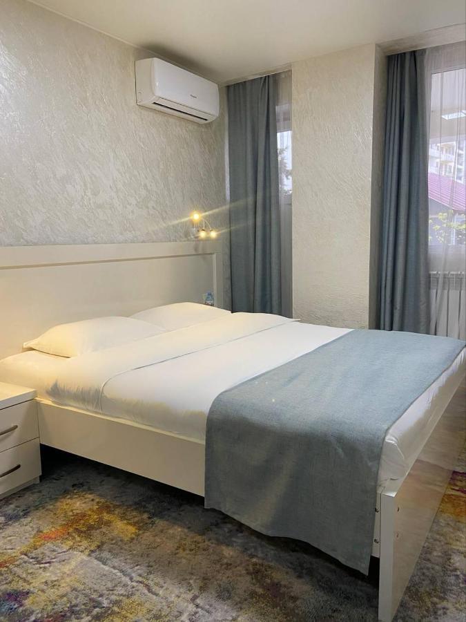 Hotel Sonata Batumi Kültér fotó