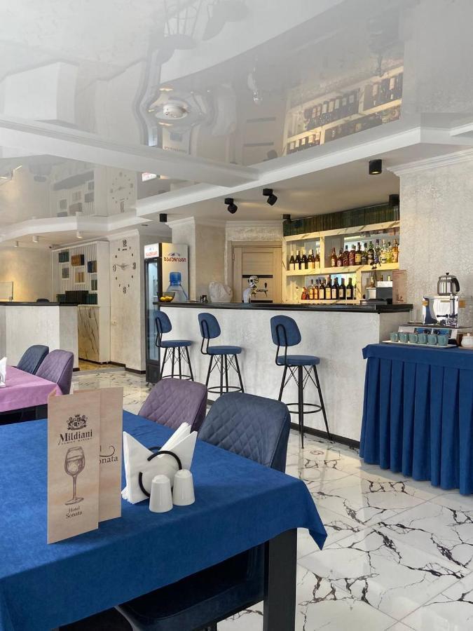 Hotel Sonata Batumi Kültér fotó