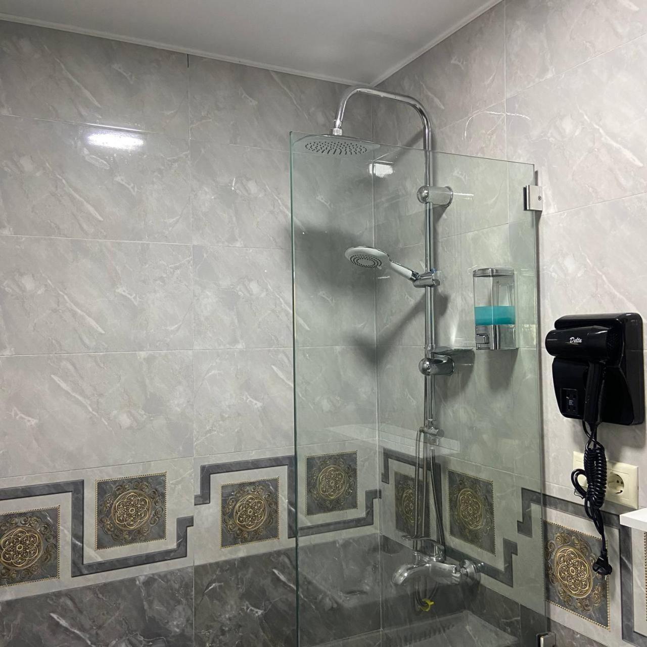 Hotel Sonata Batumi Kültér fotó
